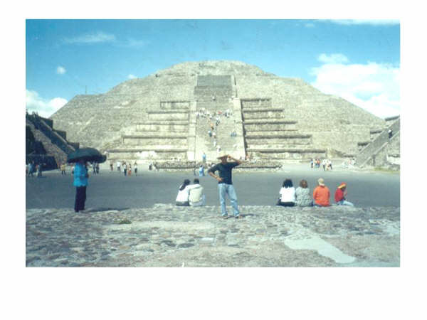 Teo, yo y la piramide de la Luna